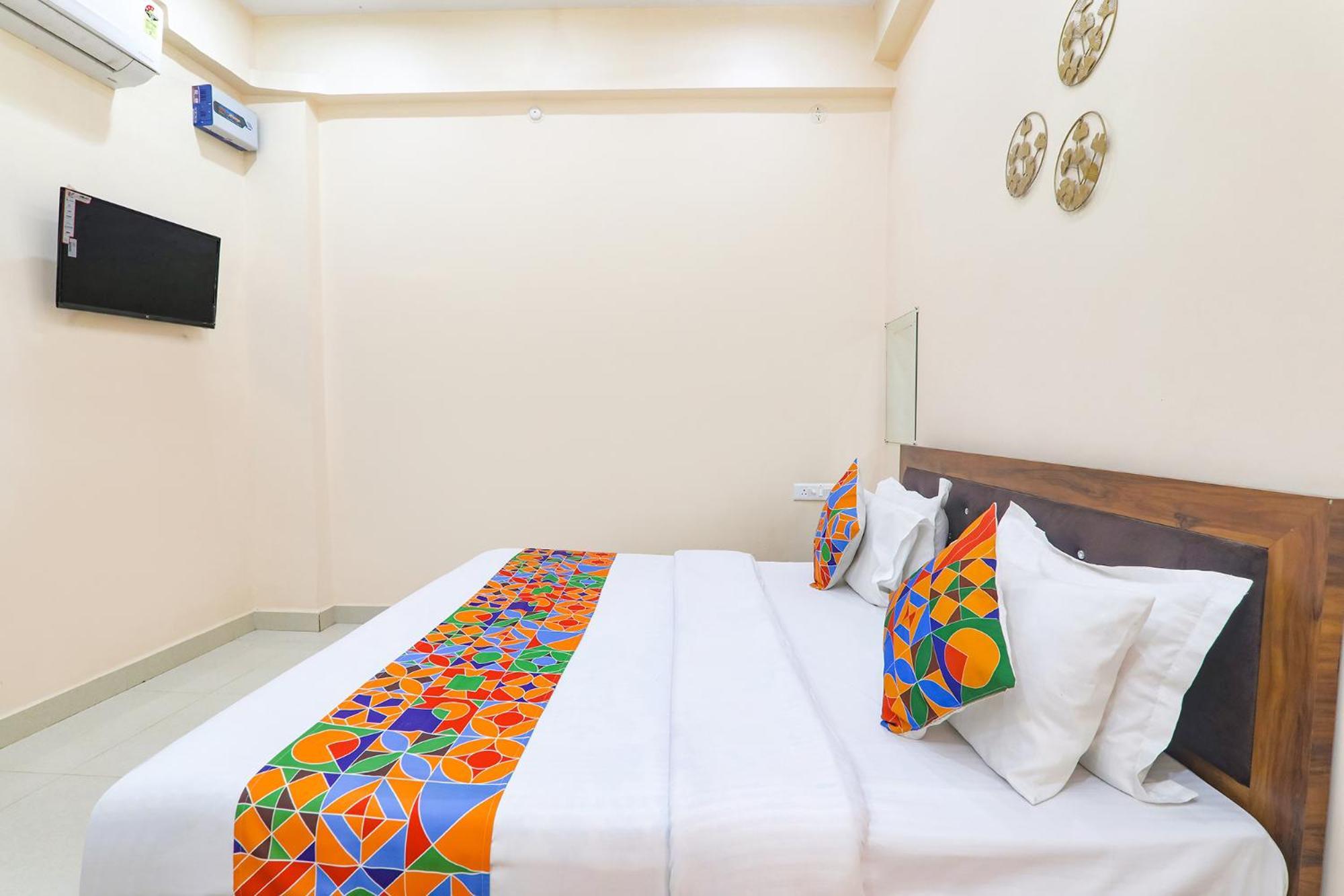 Fabhotel Rk Palace Ayodhya Extérieur photo