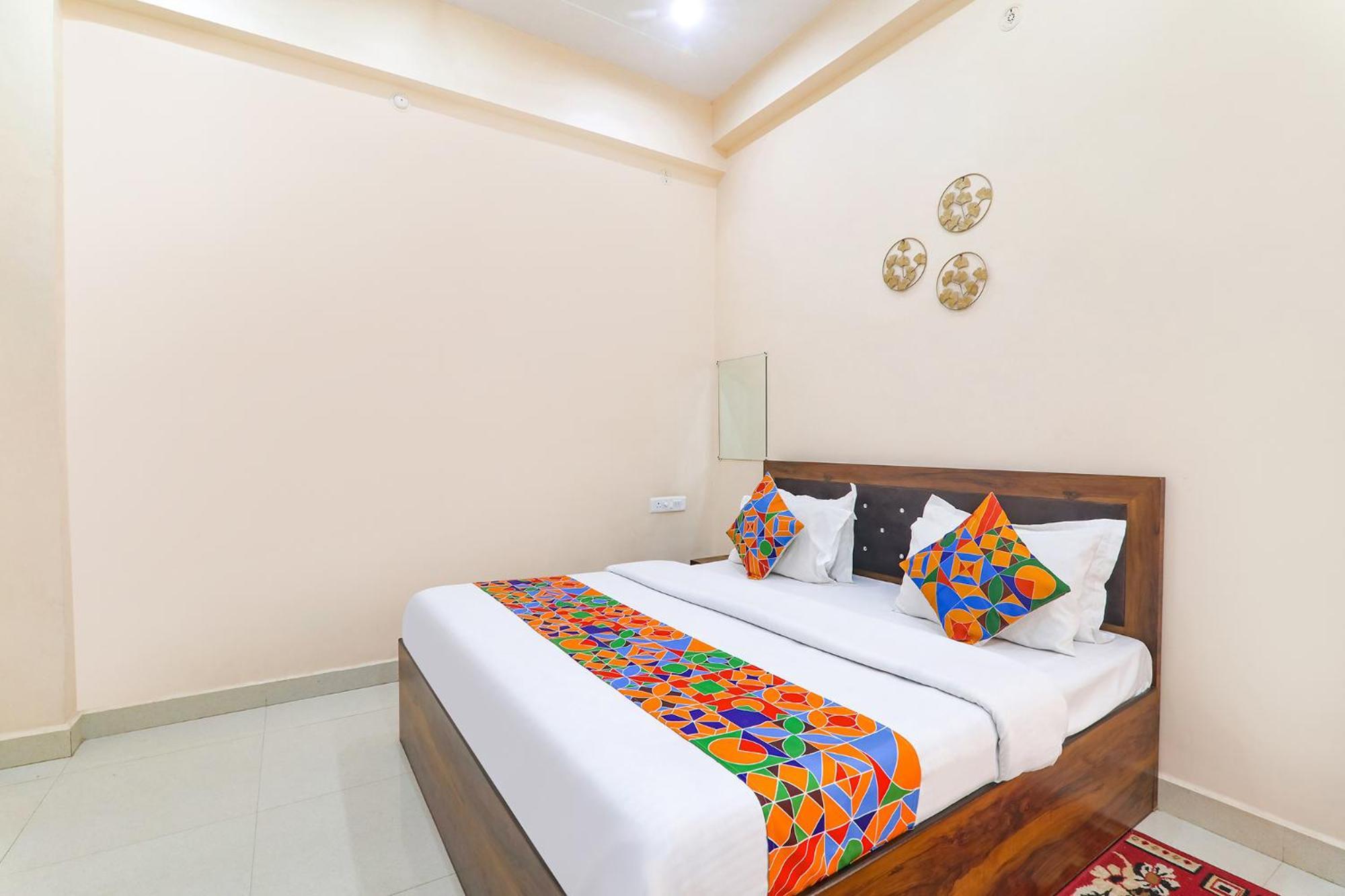 Fabhotel Rk Palace Ayodhya Extérieur photo