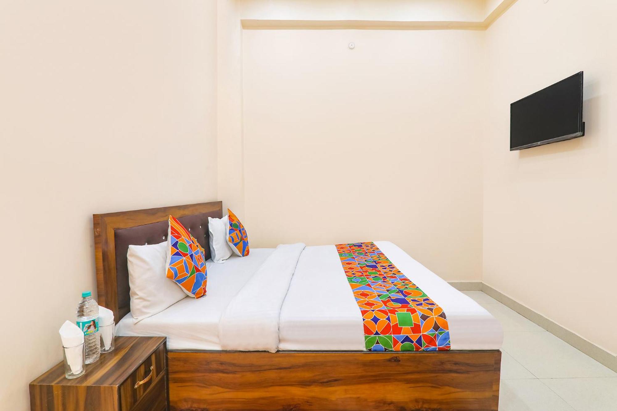 Fabhotel Rk Palace Ayodhya Extérieur photo